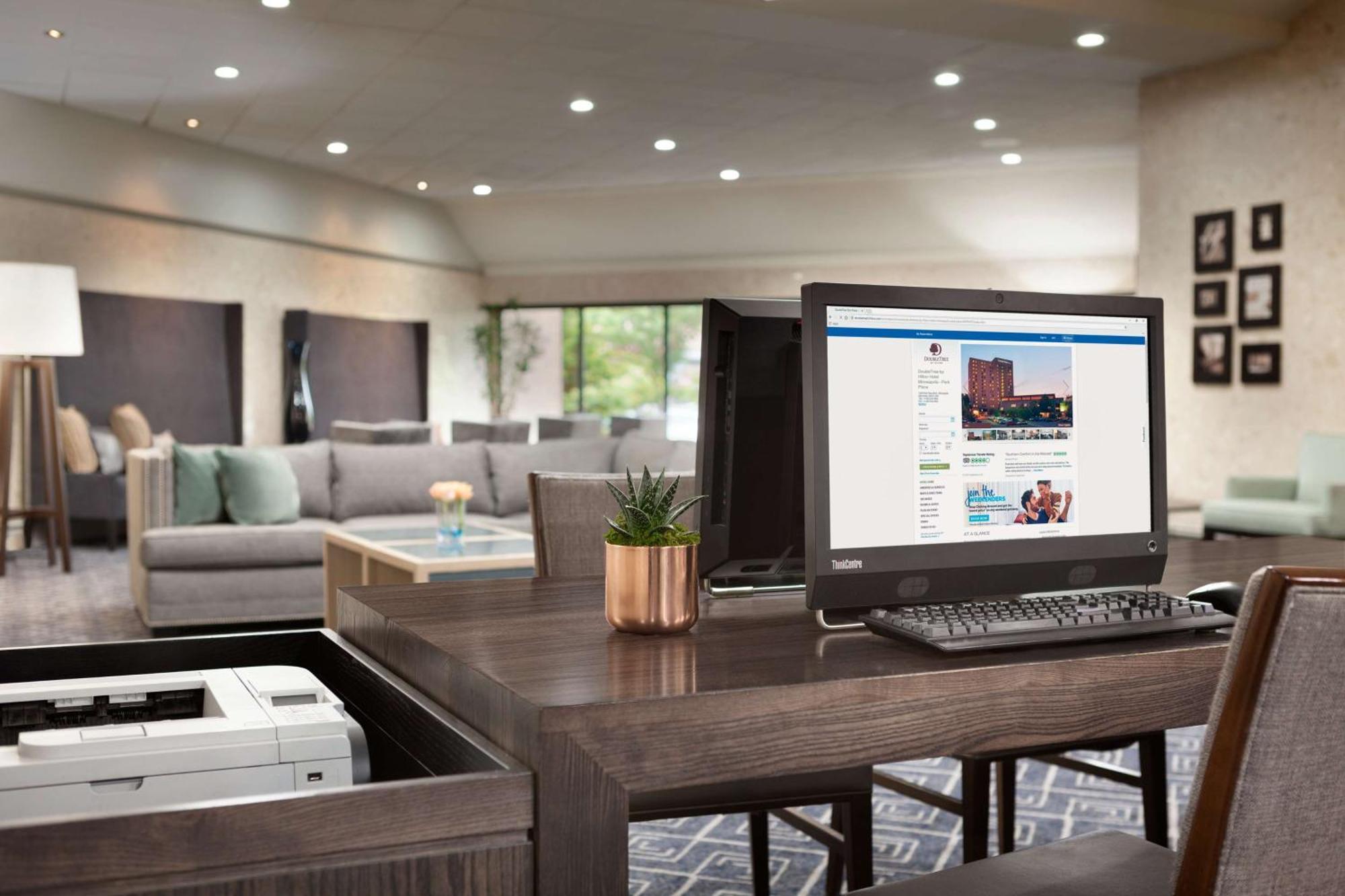 Doubletree By Hilton Minneapolis Park Place Saint Louis Park Εξωτερικό φωτογραφία