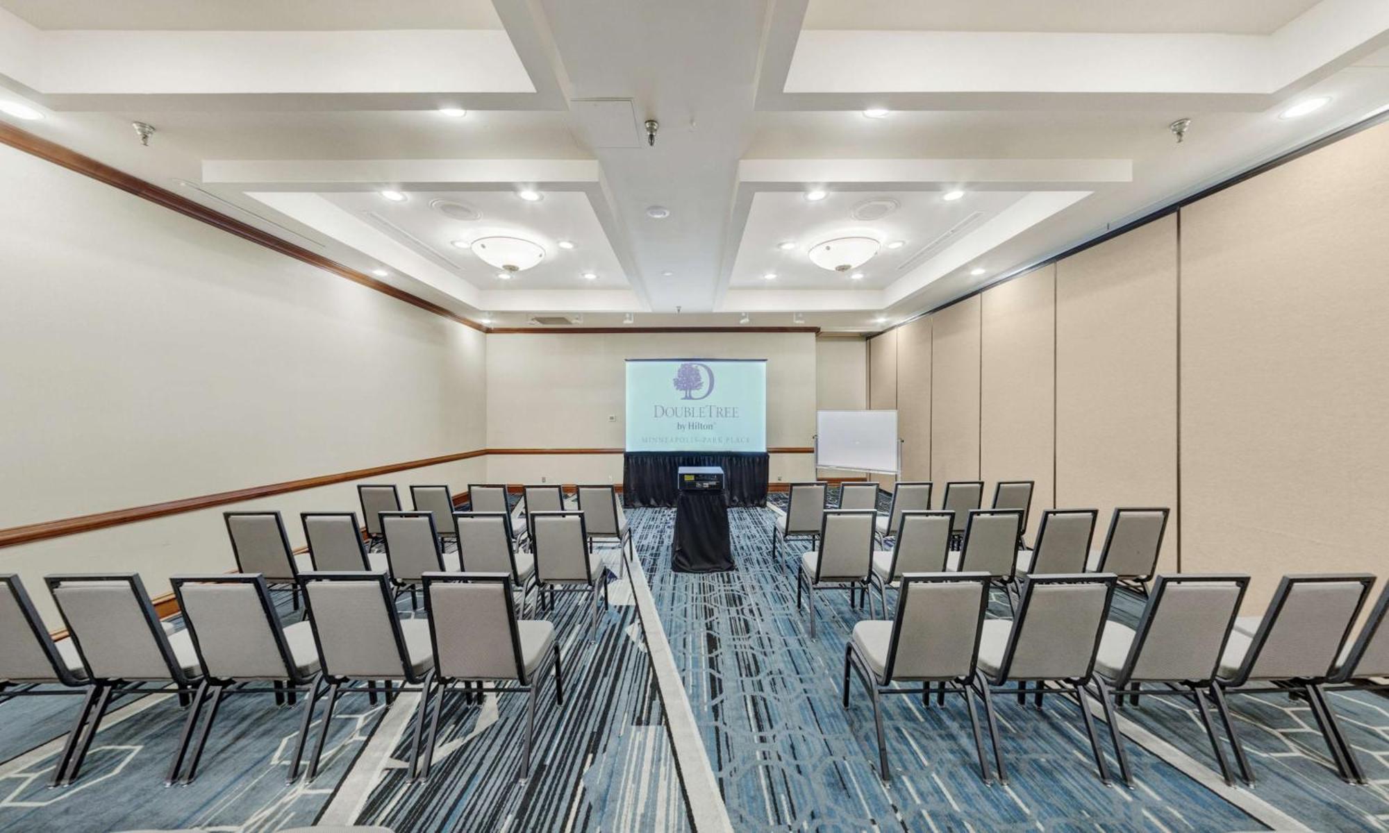 Doubletree By Hilton Minneapolis Park Place Saint Louis Park Εξωτερικό φωτογραφία