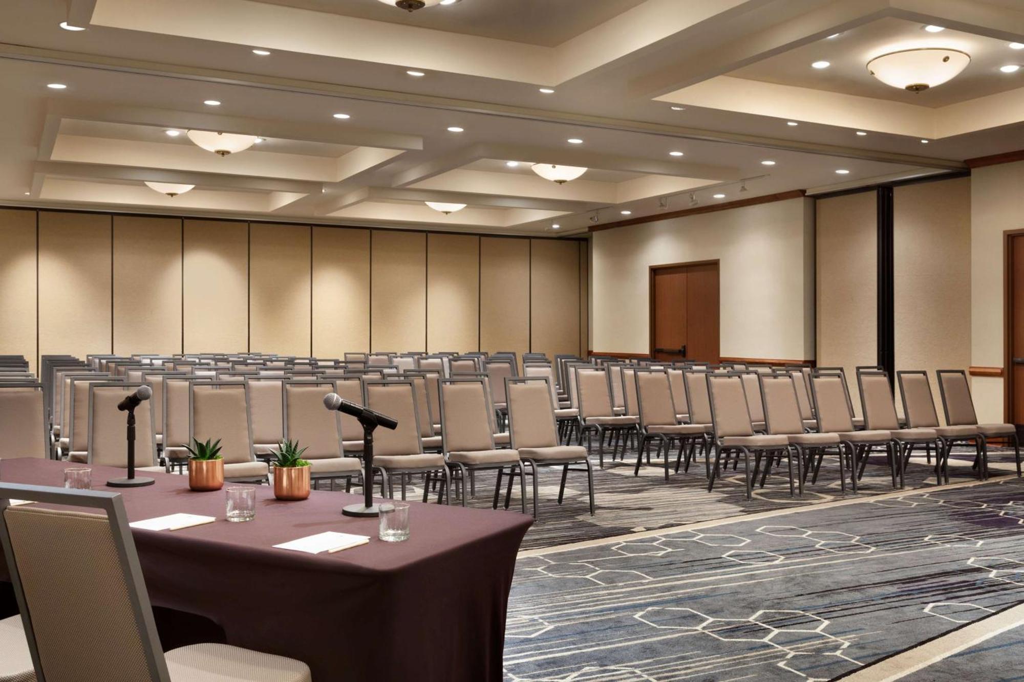 Doubletree By Hilton Minneapolis Park Place Saint Louis Park Εξωτερικό φωτογραφία